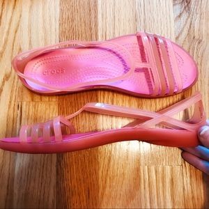 NWOB Crocs delicate pink multitonal sandals sz 6